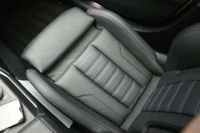 Car image 28