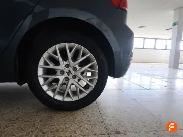 Car image 25