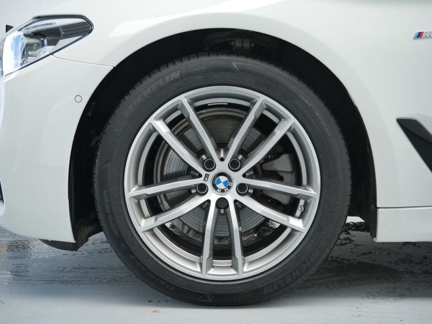 BMW 520d Touring xDrive 140 kW image number 16