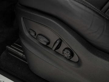 Car image 37