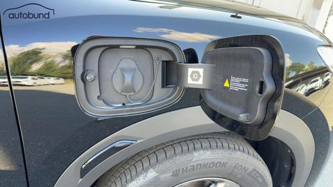 Car image 34