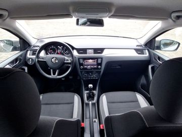 Car image 10