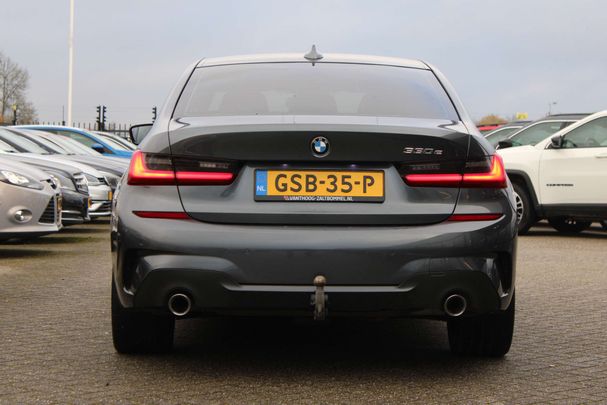 BMW 330 e M Sport 215 kW image number 6