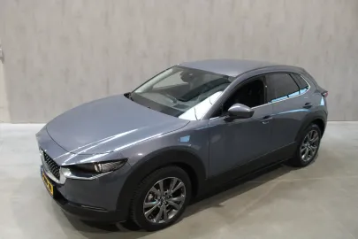 Car image 3