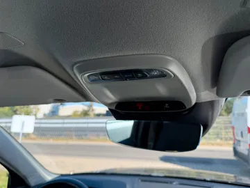 Car image 34