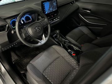 Car image 9