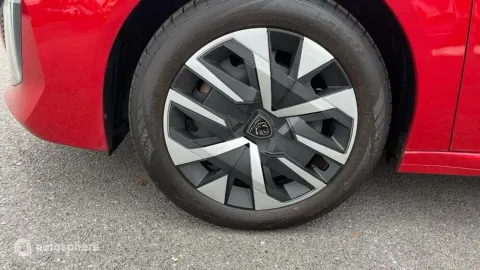 Car image 20