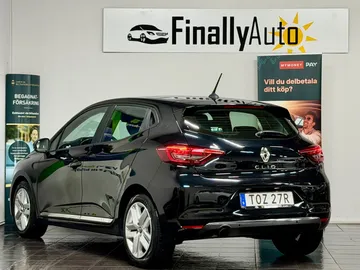 Car image 4