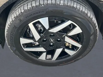 Car image 27