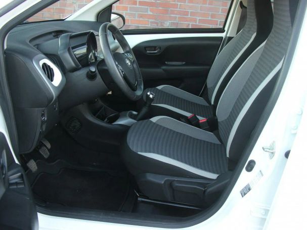 Toyota Aygo 53 kW image number 10