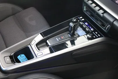 Car image 29