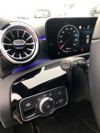 Car image 38