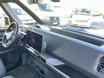 Car image 31