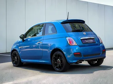 Car image 4