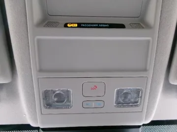 Car image 32
