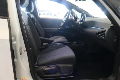 Car image 33