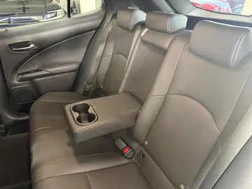 Car image 25