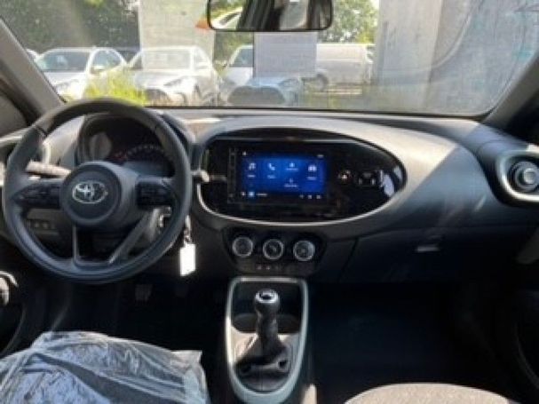 Toyota Aygo X 53 kW image number 9