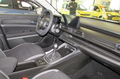 Car image 13