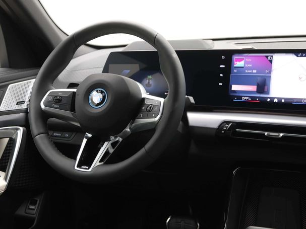 BMW iX2 xDrive30 225 kW image number 3