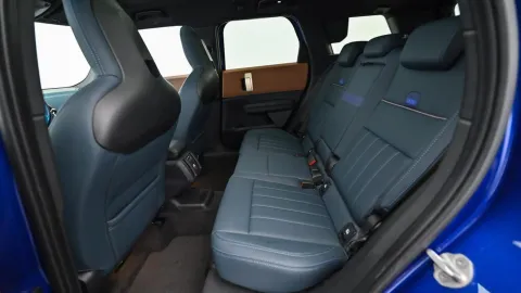 Car image 25