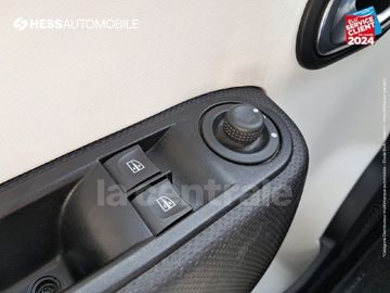 Car image 36