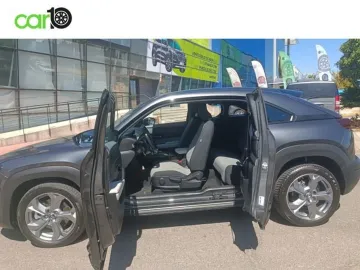 Car image 22