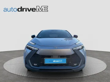 Car image 3