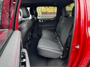 Car image 27