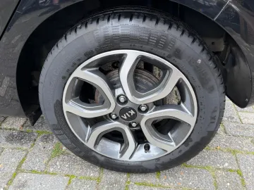 Car image 45