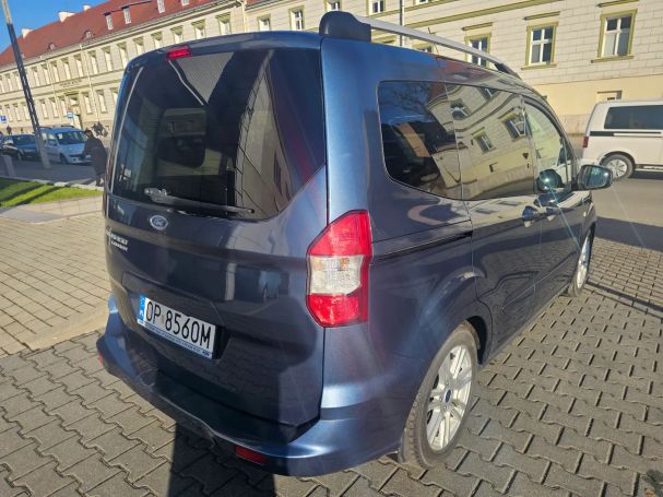 Ford Tourneo Courier 1.5 TDCi Titanium 74 kW image number 3