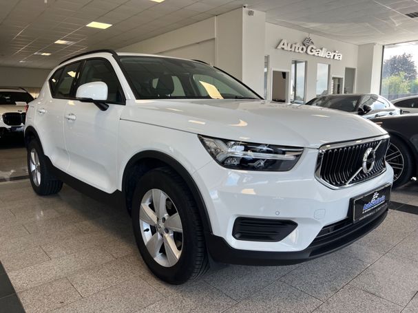 Volvo XC40 Momentum 95 kW image number 7