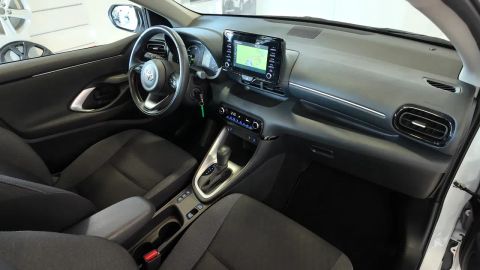 Car image 13