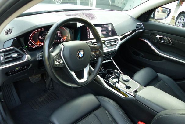 BMW 330i Touring 190 kW image number 6