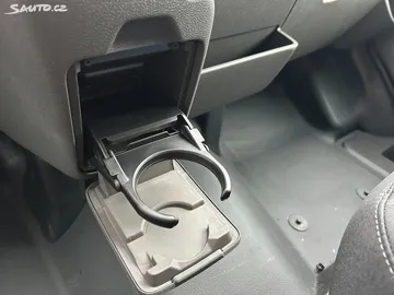 Car image 34