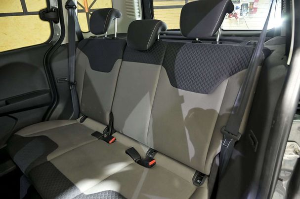 Ford Tourneo Courier 1.5 TDCi Titanium 74 kW image number 16