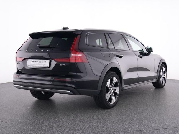 Volvo V60 Cross Country AWD B4 145 kW image number 3