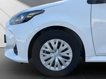 Car image 21