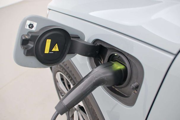 Volvo XC40 Recharge T4 Plus Bright 155 kW image number 13