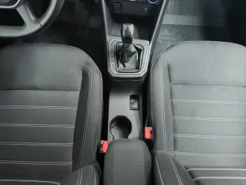 Car image 27