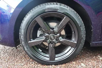 Car image 35