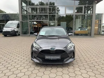 Car image 2
