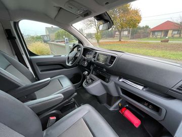 Car image 38