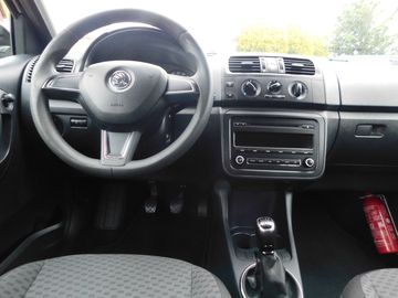 Car image 12