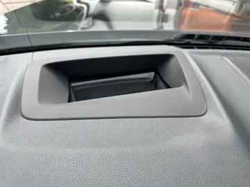 Car image 40