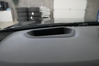 Car image 36