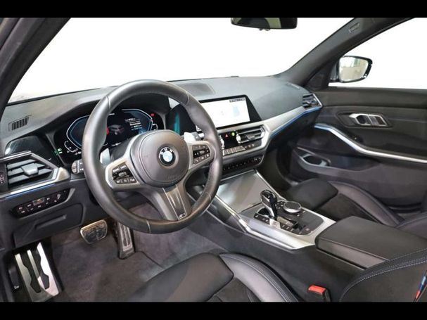 BMW 330 Touring M Sport 185 kW image number 6