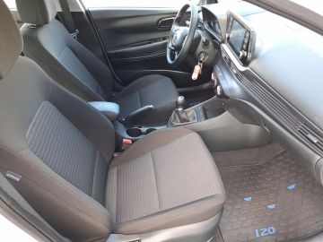 Car image 11