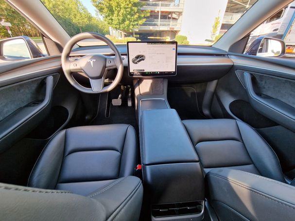 Tesla Model Y Long Range AWD Dual Motor 378 kW image number 10