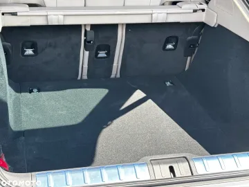 Car image 38